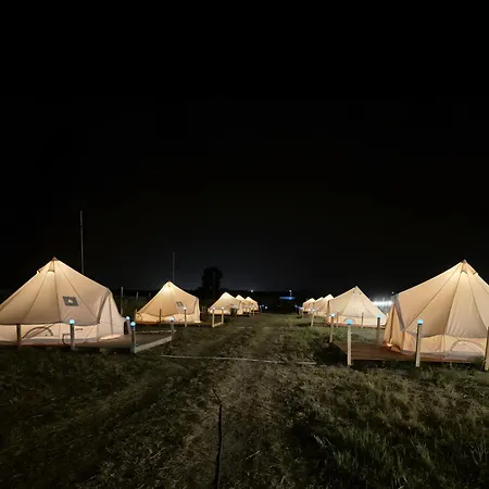 Glamping *